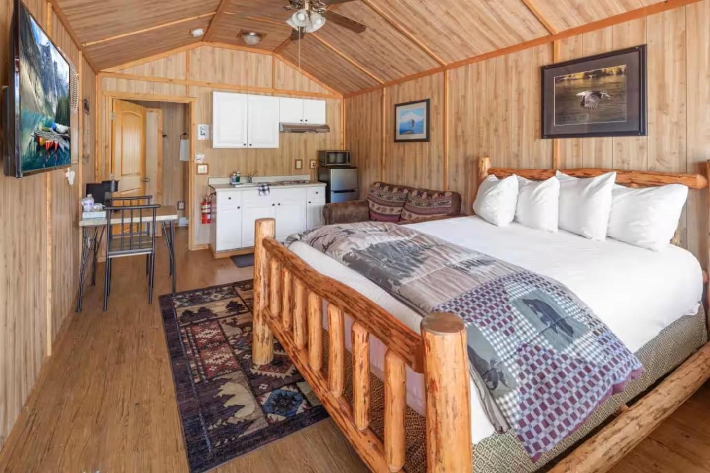 Sky Eco - Glacier General Store And Cabins Coram Exterior foto